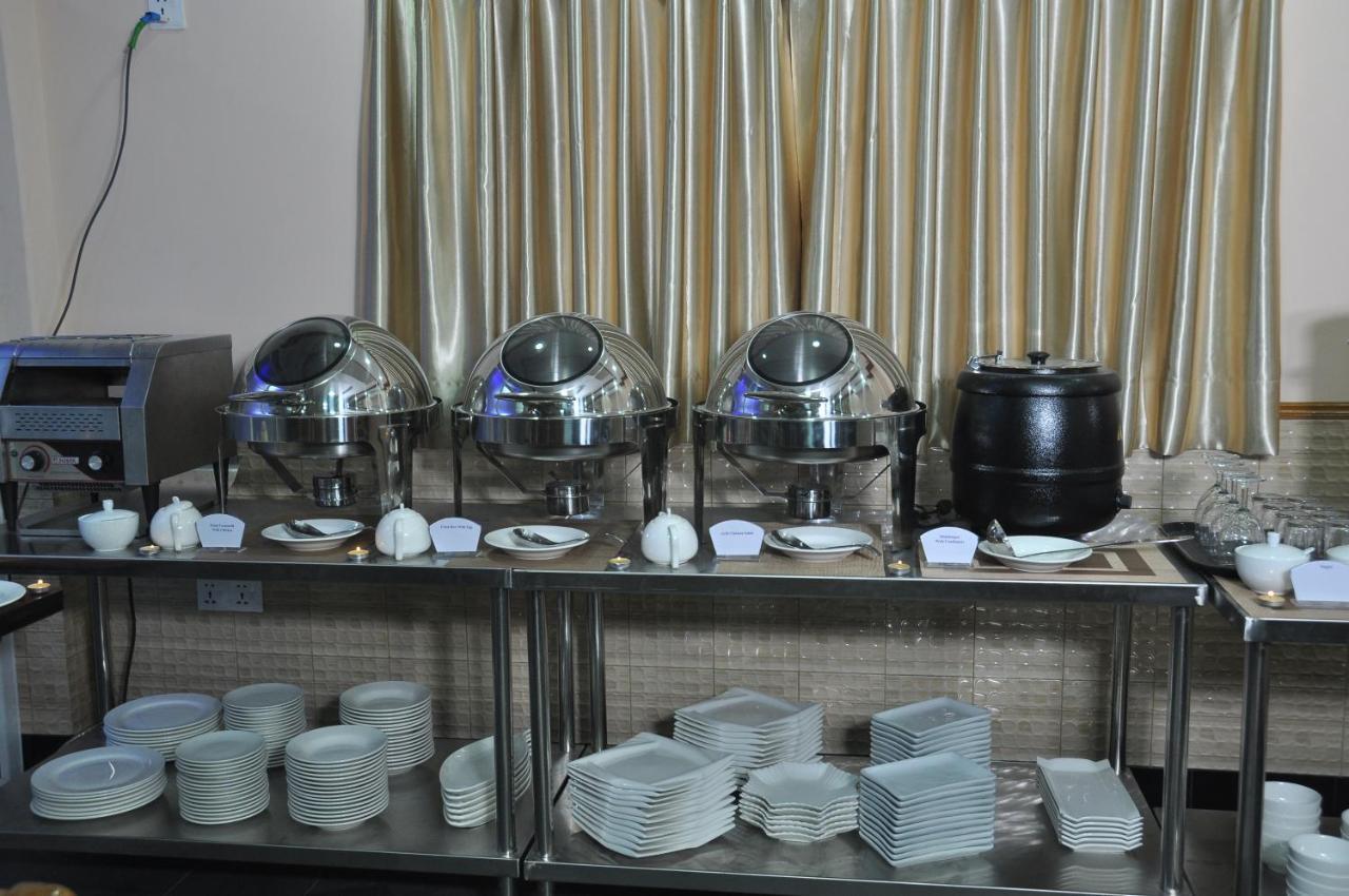 Royal Landmark Hotel Yangon Exterior photo